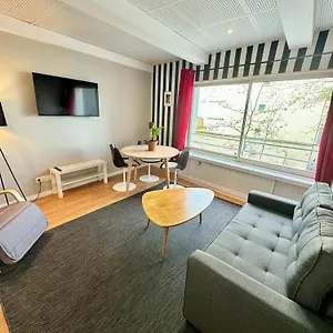 Appartement Lumineux Et Renove Pres De Montmartre 