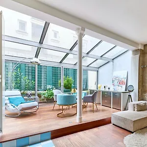 Appartement Lepic, Luxury Flat In Montmartre With Private Terrasse-appartement Entier, Paris